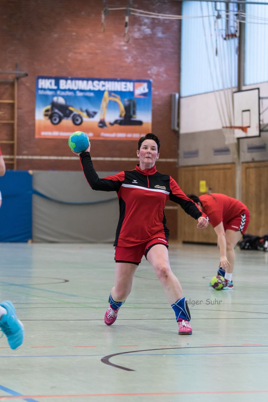 Bild 113 - Frauen Barmstedter TS - Buedelsdorfer TSV : Ergebnis: 26:12